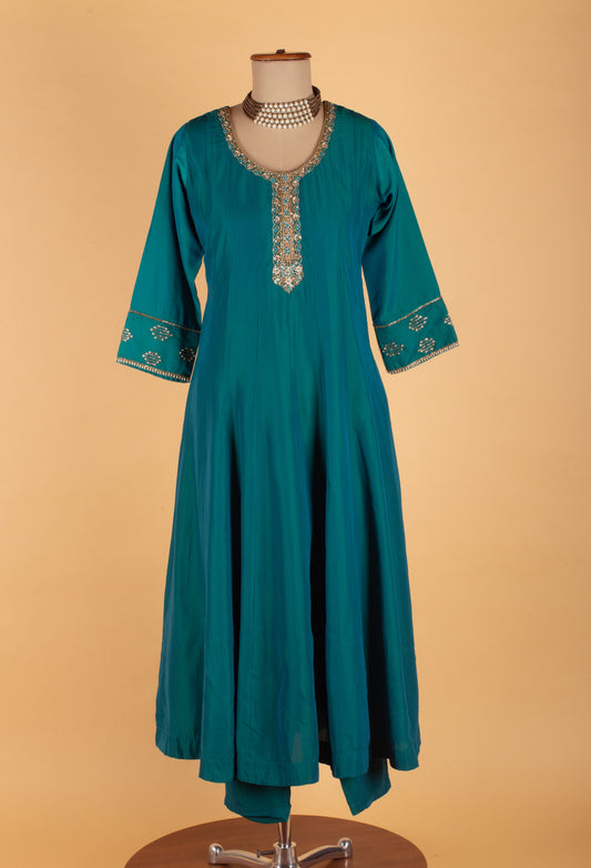 Teal blue A-cut suit set with embellished neckline and floral dupatta – product image 2