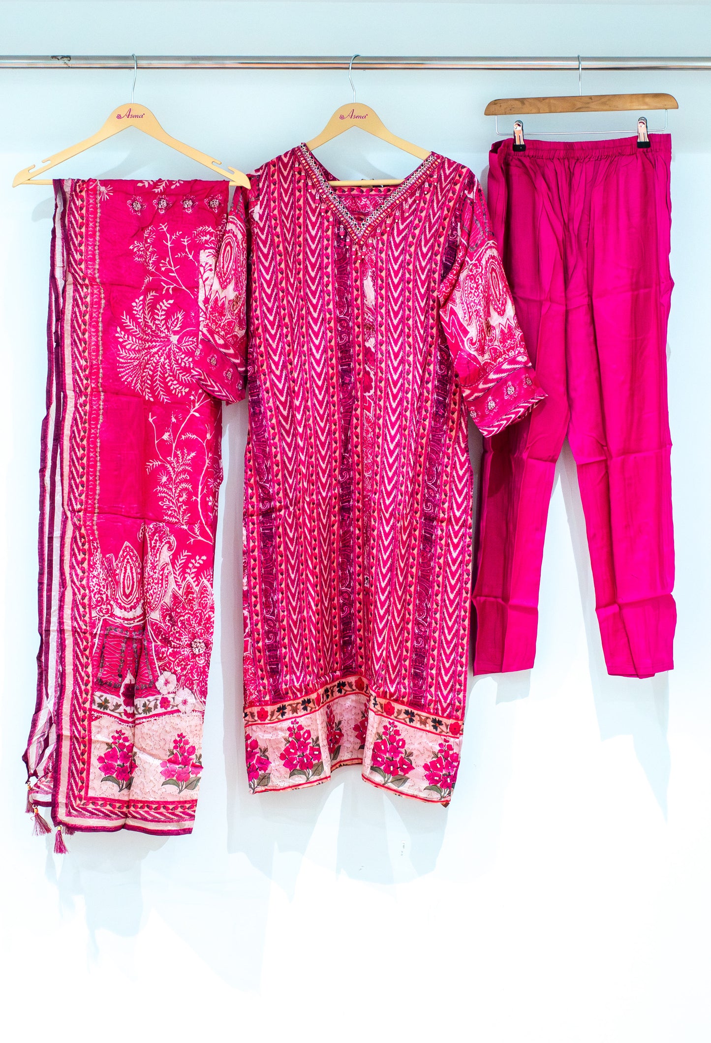 Hot Pink Chevron Print Kurta Set with Dupatta & Straight Pants