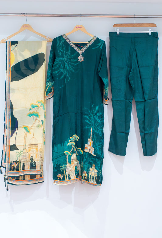 Emerald green scenic print kurta set with dupatta and straight pants – view 2