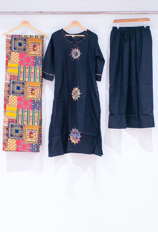 Black kurta set with multicolor printed dupatta – product image 2