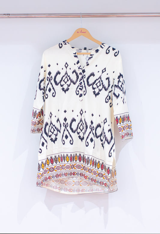 White ikat print kurti with contrast borders – product image 2