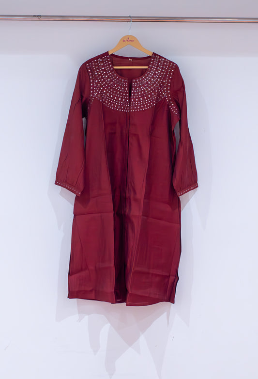 Maroon embellished kurta for women – alternate view