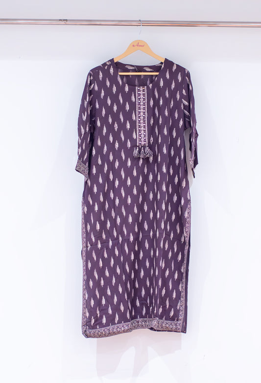 Purple printed straight kurta with embroidered placket – product image 2