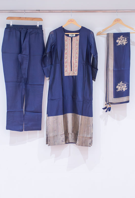 Navy blue embroidered straight-cut kurta pant dupatta set – product image 2
