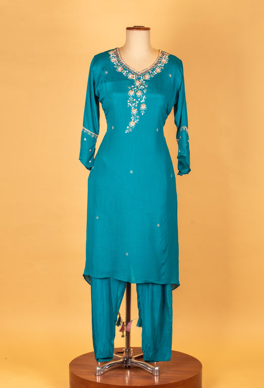 Teal blue floral kurta pant set with embroidered neckline and dupatta – product image 2