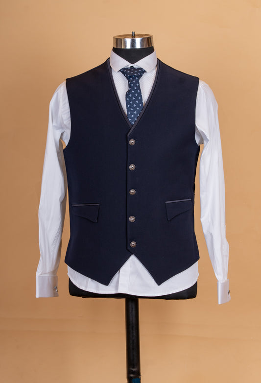 Classic navy blue three-piece formal suit for men – product image 2