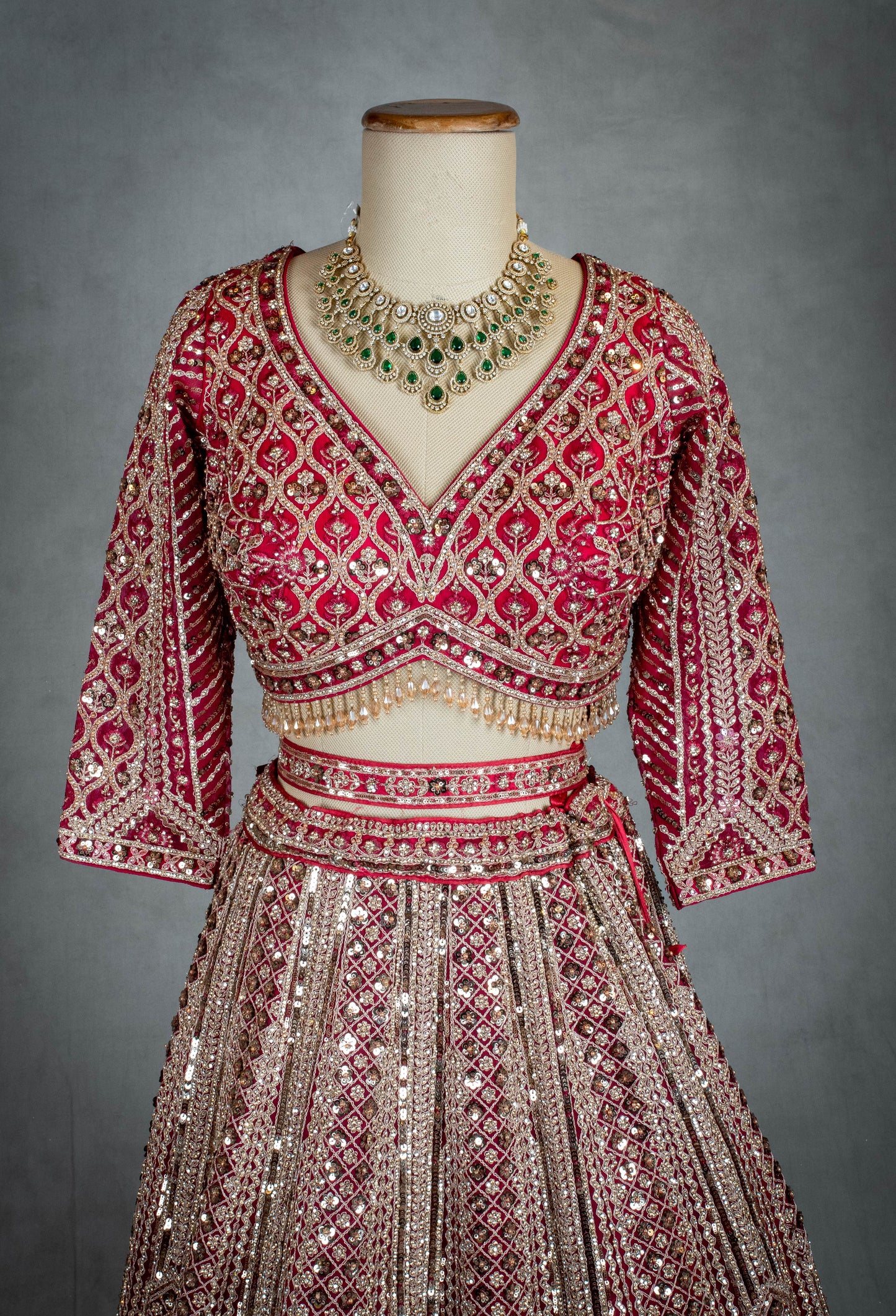 Elegant Red Bridal Lehenga with Intricate Gold Embroidery – Traditional Indian Wedding Outfit
