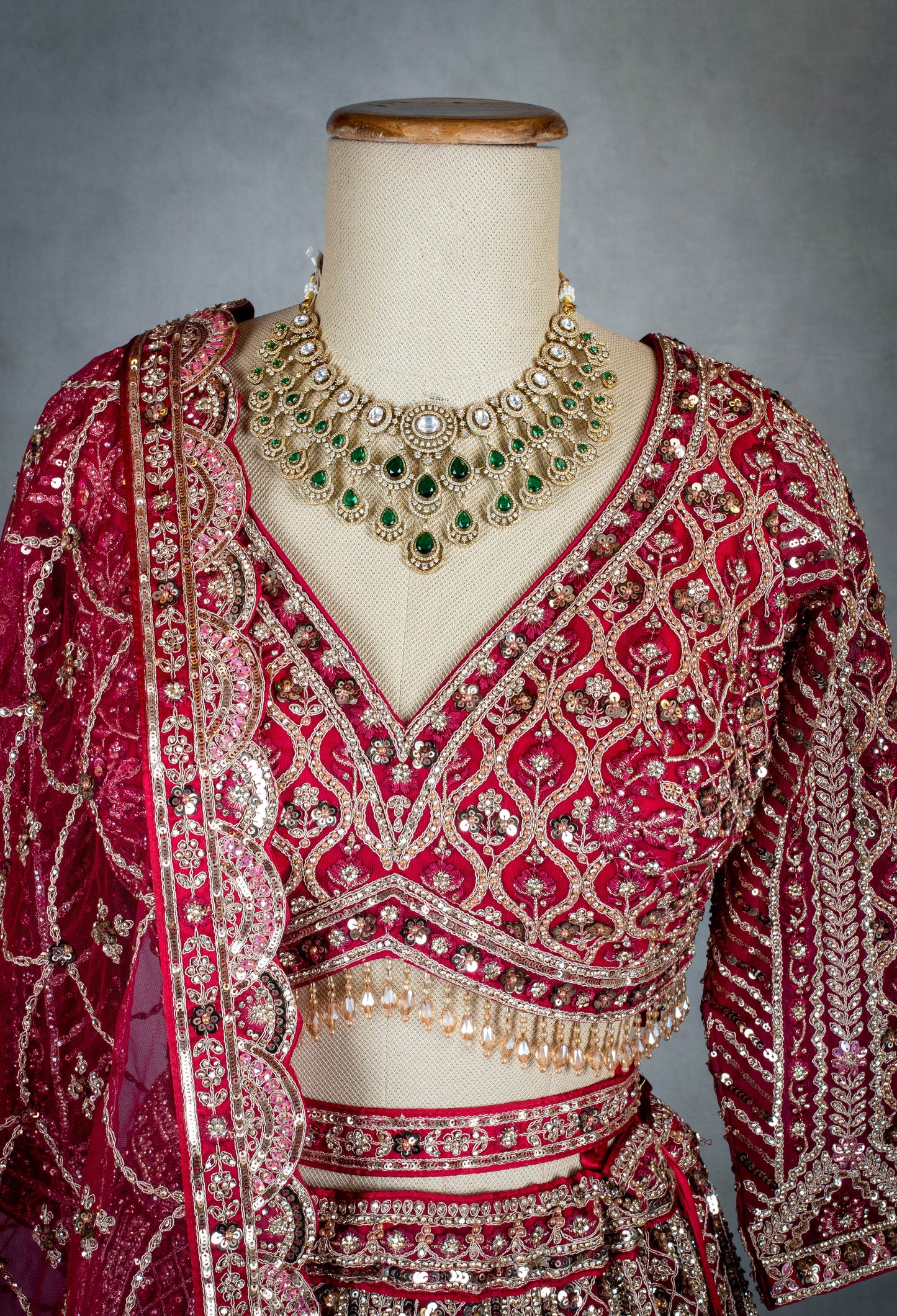 Elegant Red Bridal Lehenga with Intricate Gold Embroidery – Traditional Indian Wedding Outfit