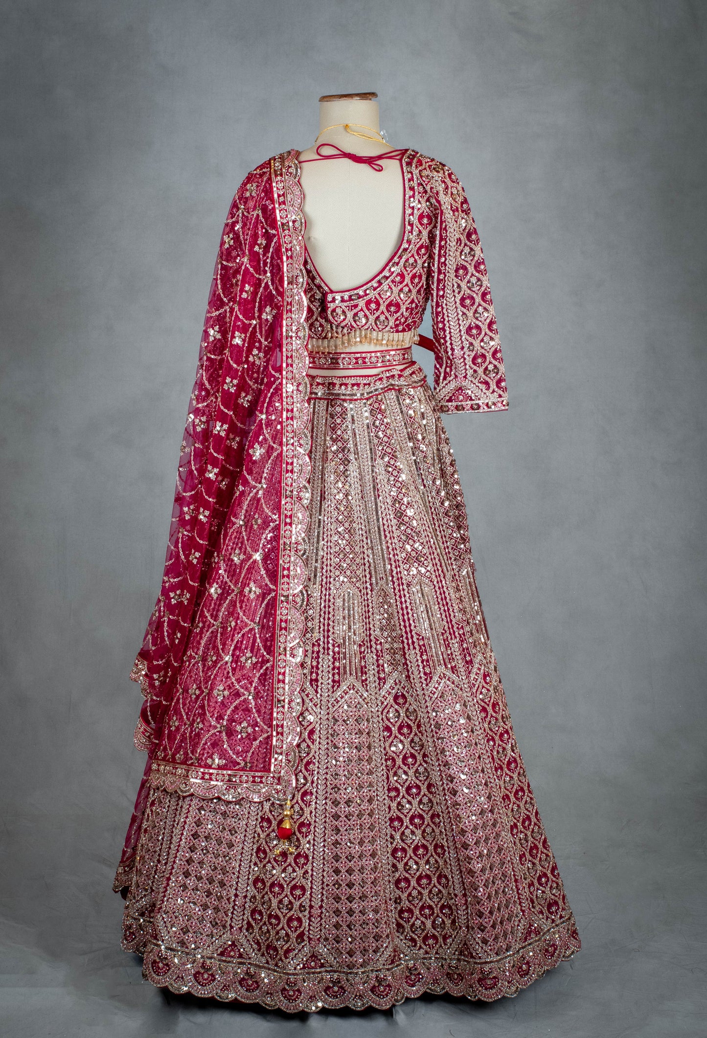 Elegant Red Bridal Lehenga with Intricate Gold Embroidery – Traditional Indian Wedding Outfit