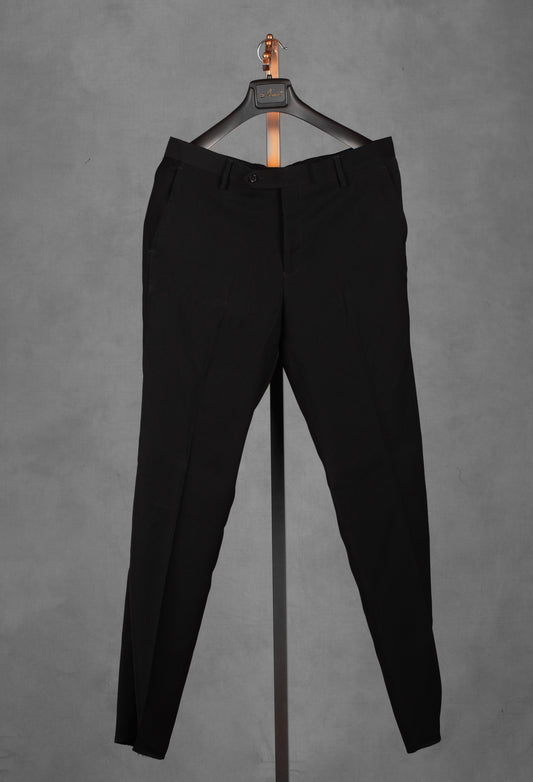 Black hand-embroidered tuxedo suit for men – product image 2