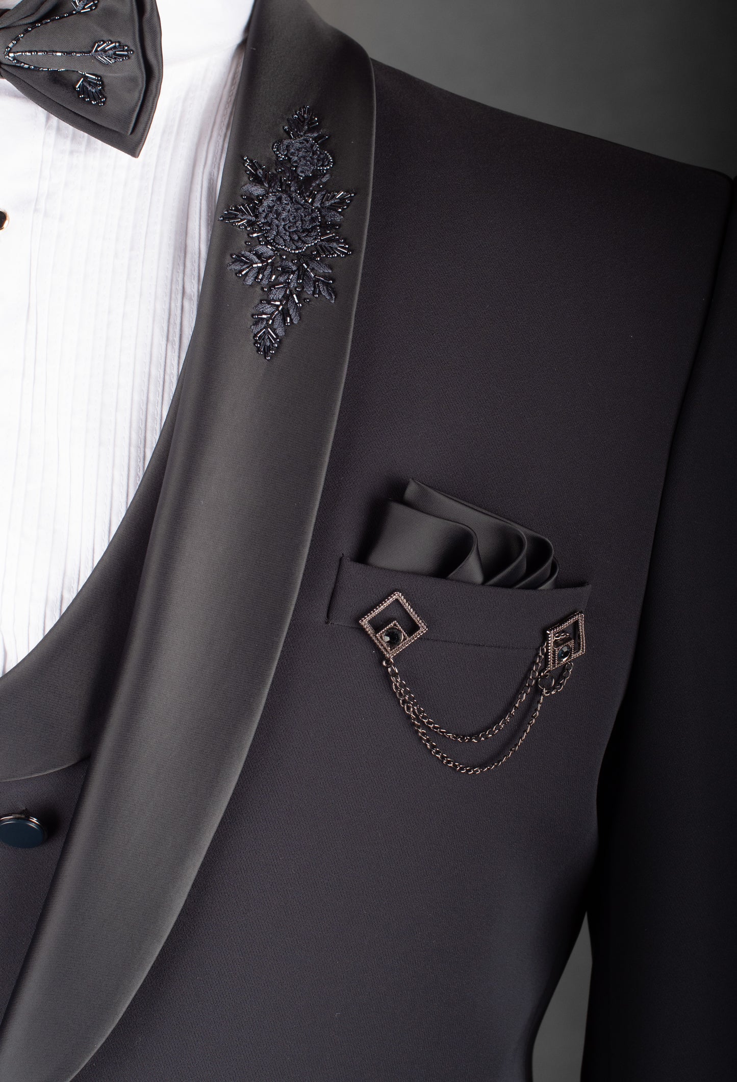 Black Designer Tuxedo Suit for Men – Embroidered Lapel Party & Reception Wear