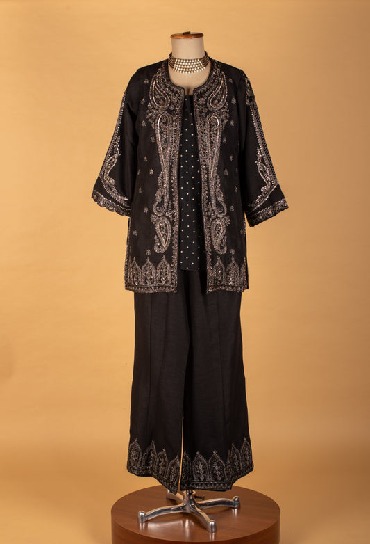 Black embroidered straight-cut set with jacket for women – product image 2