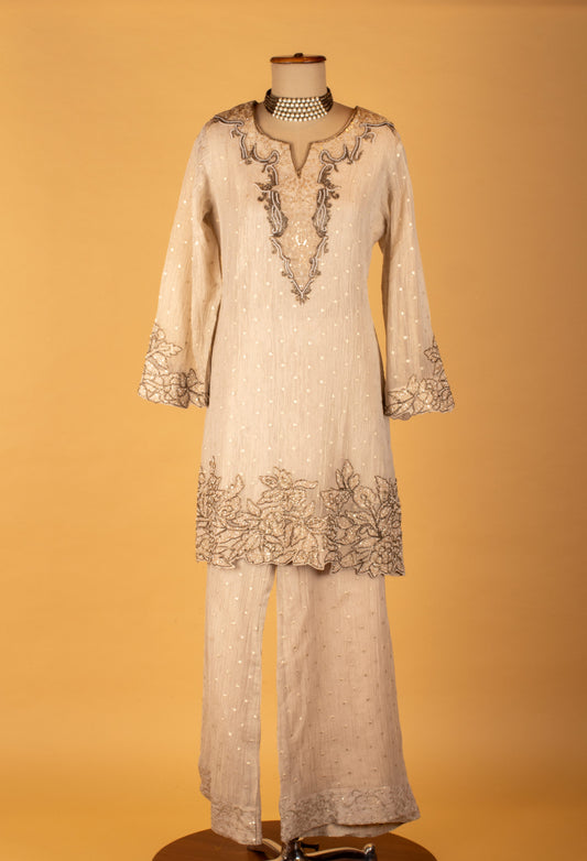 Ivory embroidered straight-cut suit set with dupatta – product image 2