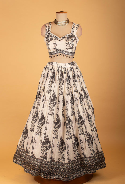 Black and white printed lehenga choli with sheer dupatta – product image 2