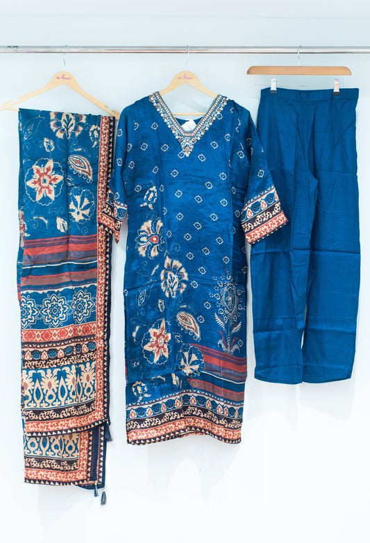Royal blue printed kurta set with dupatta and pants for women – product image 2