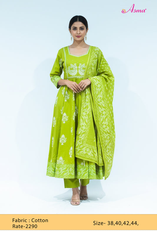 Green Printed Anarkali Kurta Set with Dupatta & Pants for Women