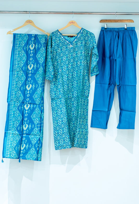 Blue ikat printed kurta set with straight pants and dupatta – product image 2