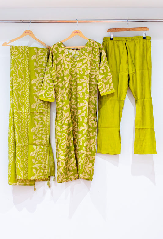 Olive green leafy print kurta set with straight pants and dupatta – product image 2