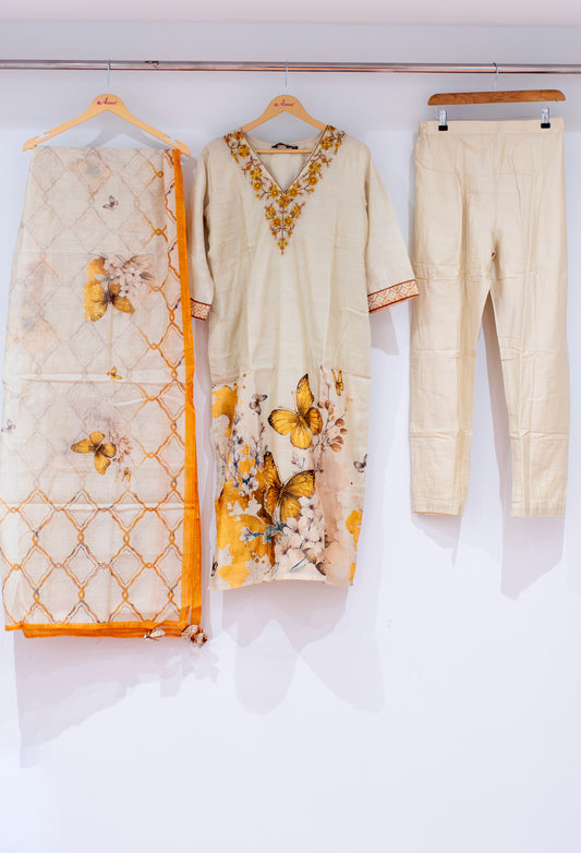 Beige butterfly printed kurta set with dupatta and straight pants – product image 2