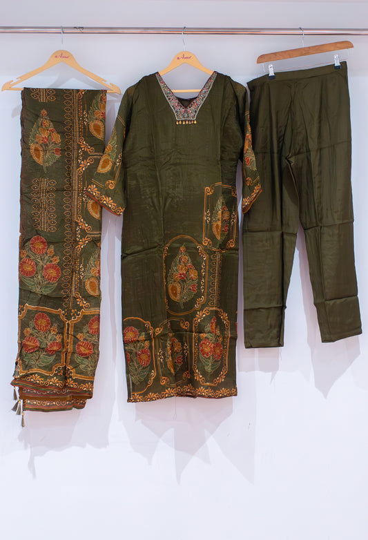 Olive green floral printed kurta set with straight pants and dupatta – product image 2