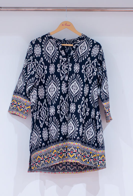 Black and white ethnic printed kurti with contrast borders – product image 2