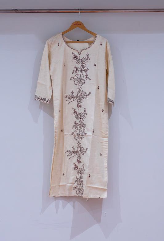 Cream floral embroidered straight kurta for women – product image 2