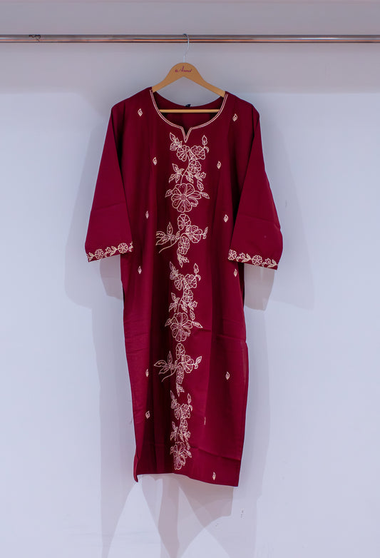 Maroon floral embroidered straight kurta for women – product image 2