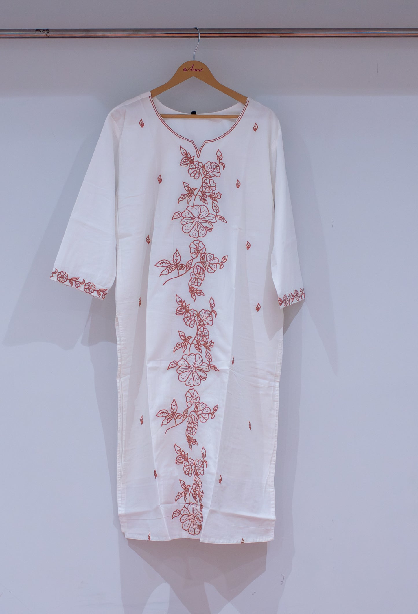 White Floral Embroidered Straight Kurta for Women