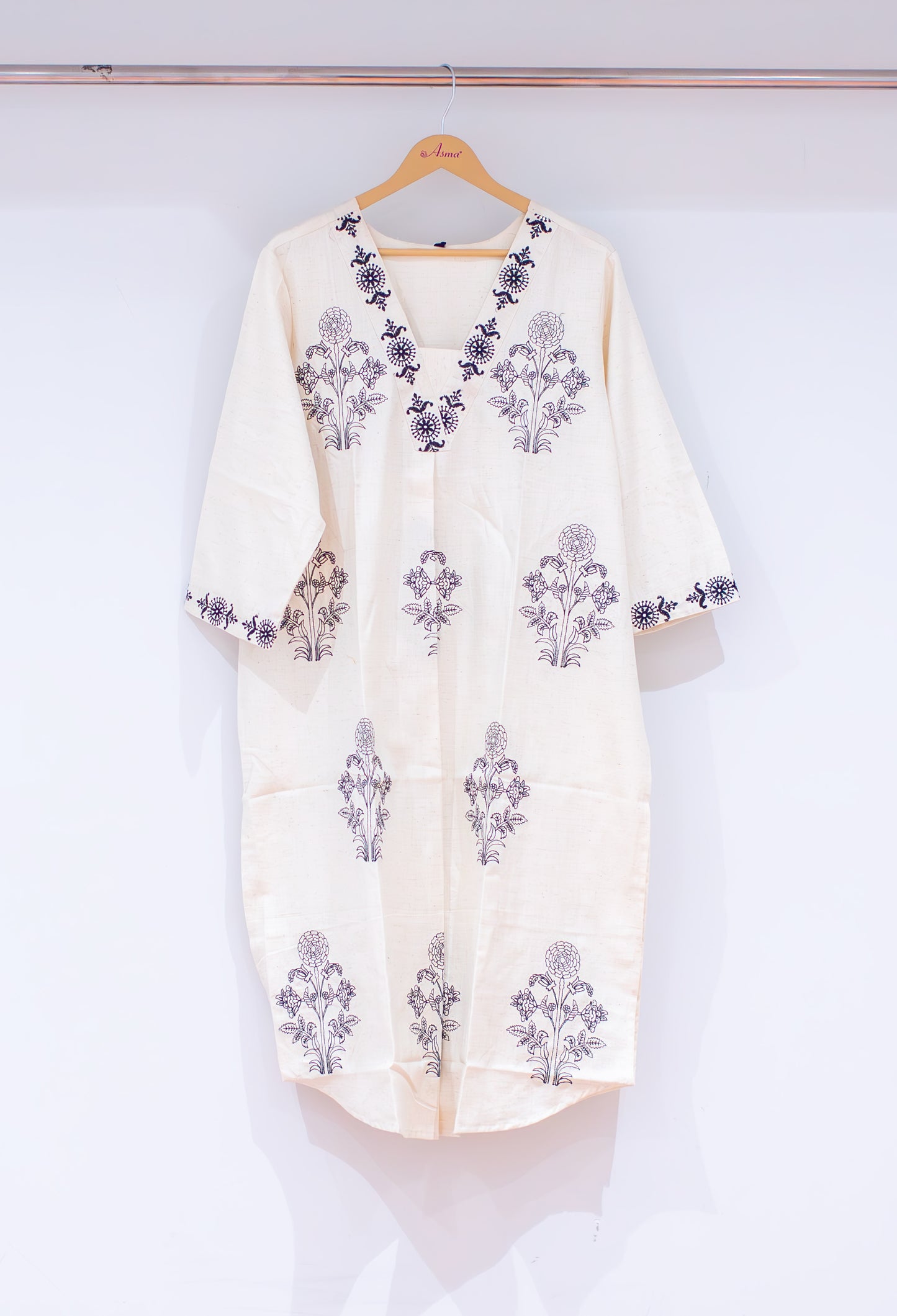 Ivory Floral Embroidered Kurta for Women "