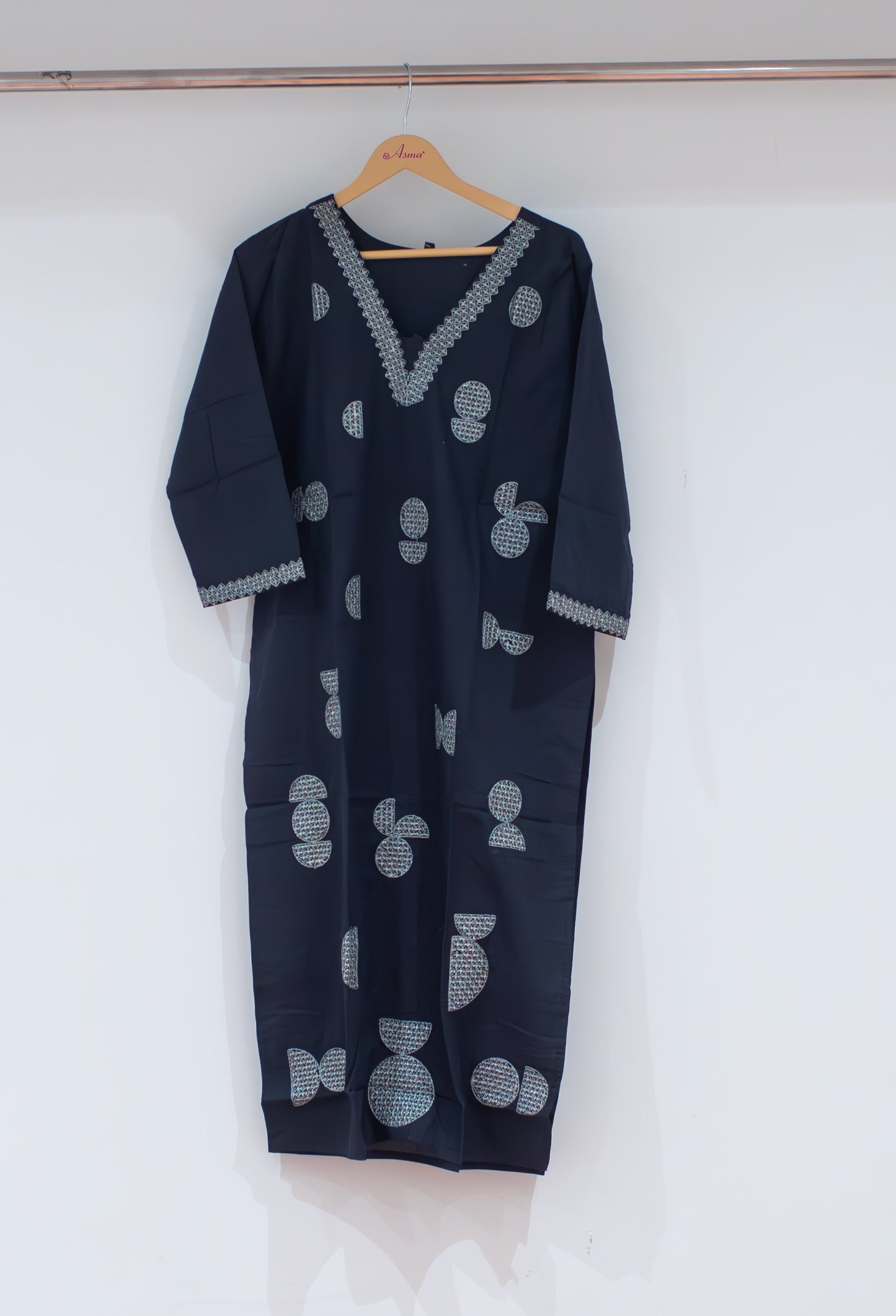 Black Printed Straight Kurta for Women | Geometric Ethnic Kurti with V-Neck