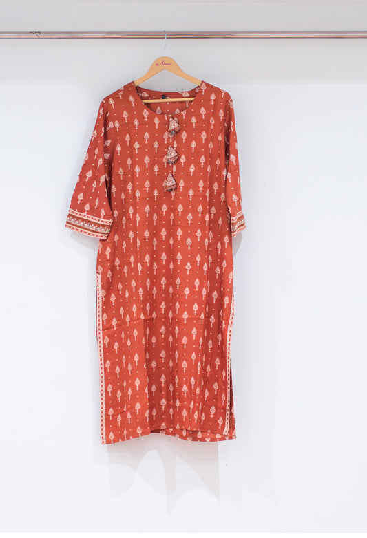 Rust printed straight kurta with tassel neckline – product image 2