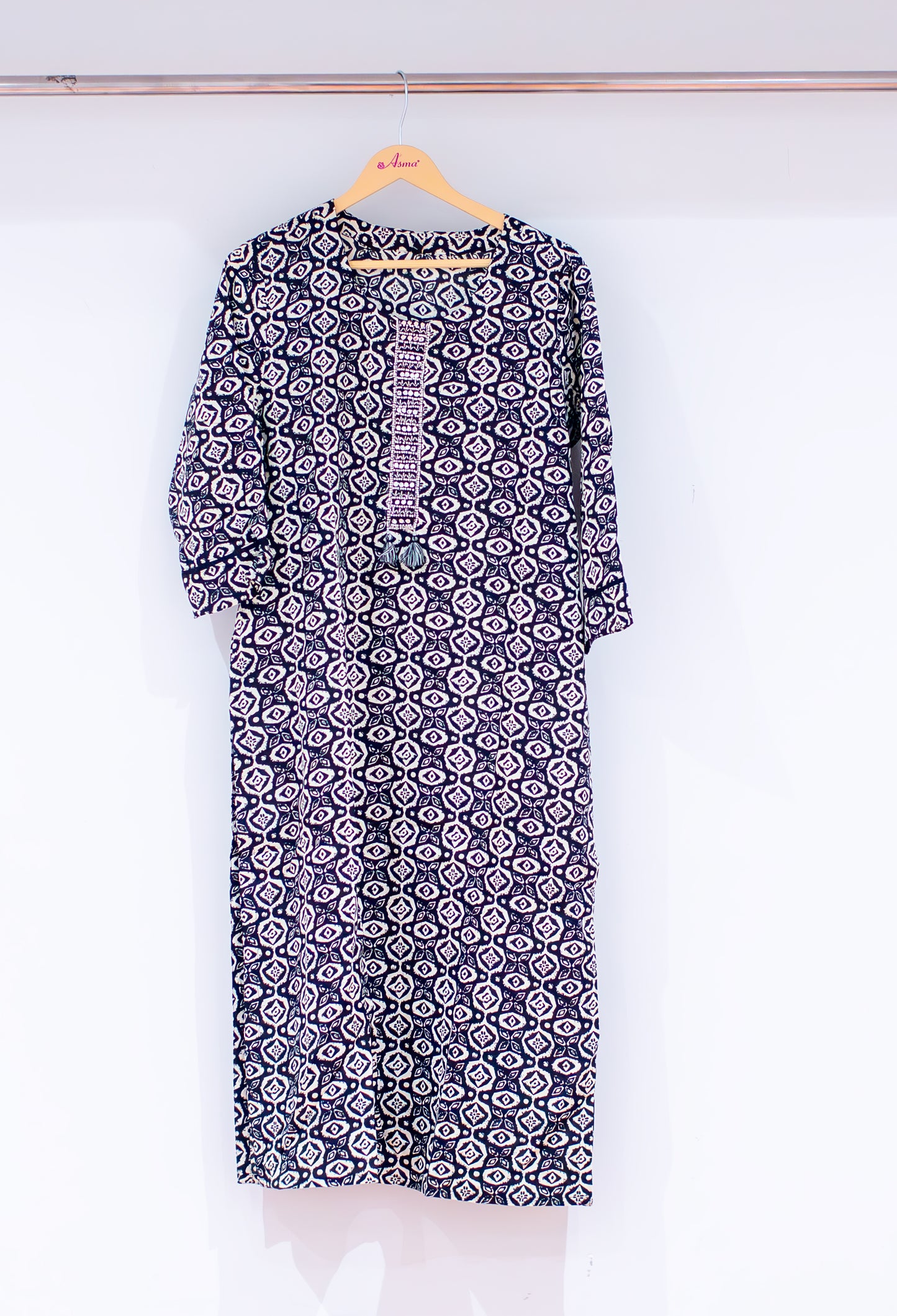 Navy Blue & White Printed Straight Kurta for Women | Ethnic Tassel Neck Kurti