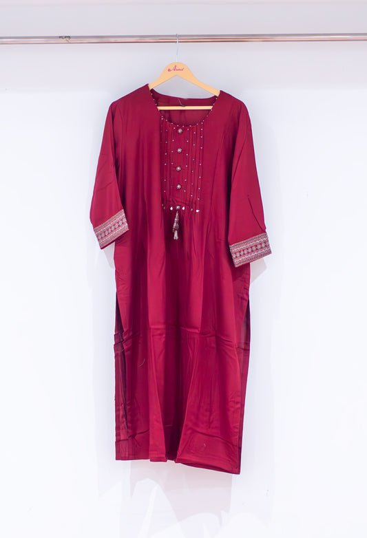 Maroon embellished straight kurta for women – product image 2