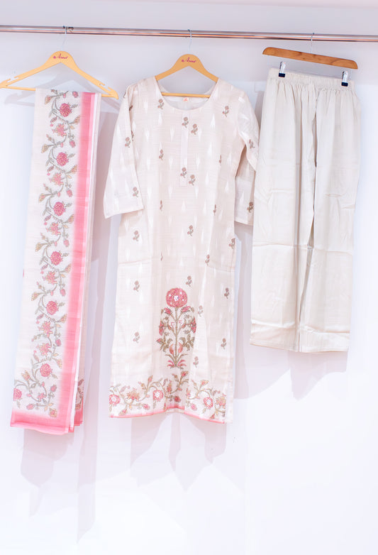 Ivory floral printed kurta set with pants and dupatta – product image 2