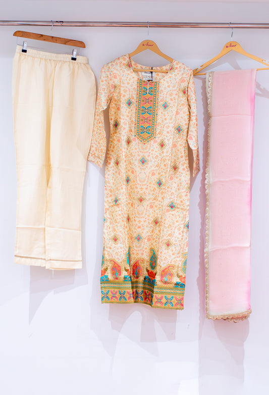Cream printed straight-cut kurta pant dupatta set with contrast dupatta – product image 2