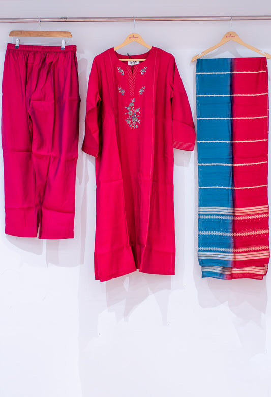 Rani pink straight cut embroidered kurta pant dupatta set for women – product image 2