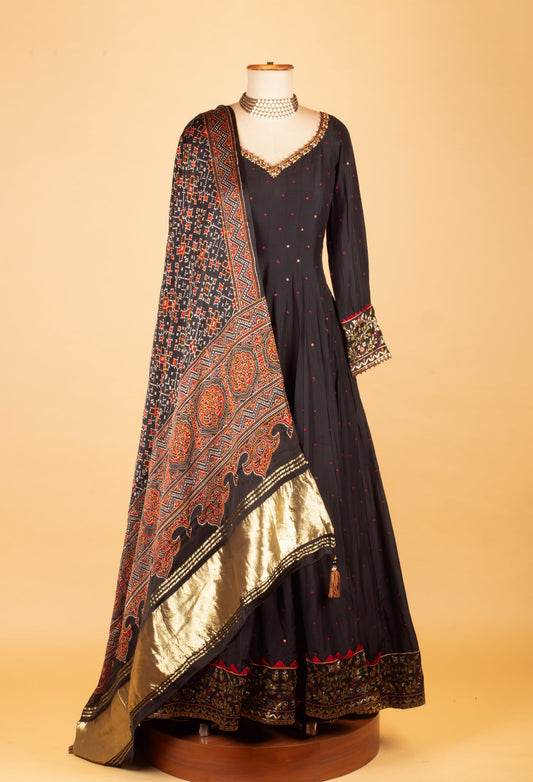 Black printed ethnic gown with traditional dupatta – product image 2